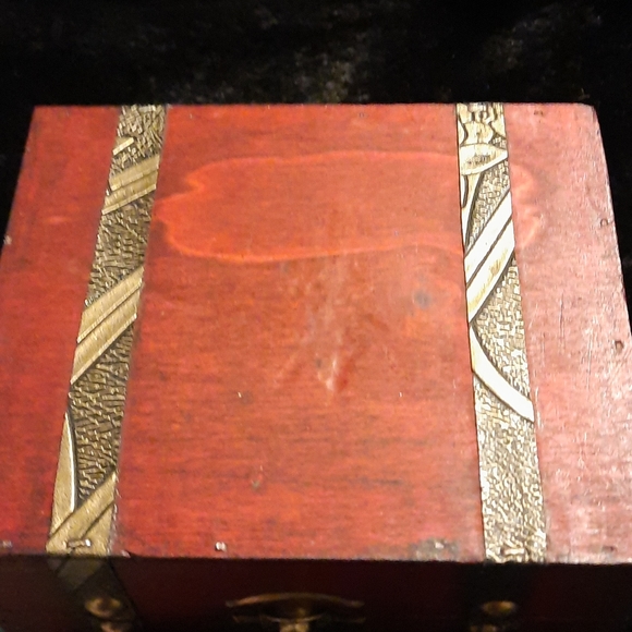 New Teak Eood Trsasure/Jewelry Box with brass - Picture 2 of 3